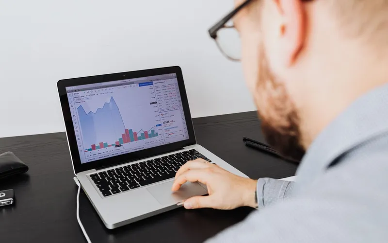 Data Pipelines & Dashboards — production engineering case evidence and architecture