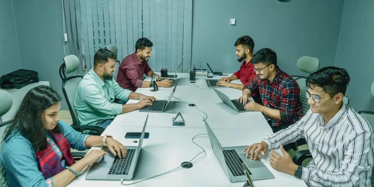 Dedicated team visuals: repo integration, daily standup and weekly demo sprint review